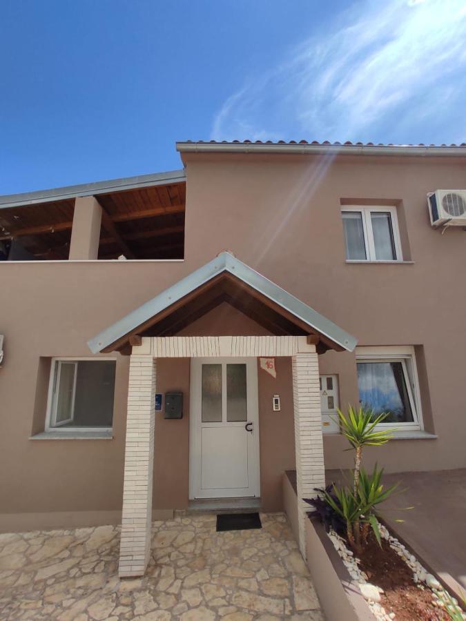 Apartmani Amans พูลา ภายนอก รูปภาพ
